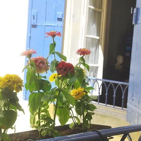 Apartment Albert アパート