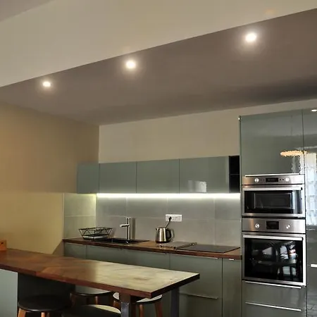 Apartment Albert アパート カルカソンヌ