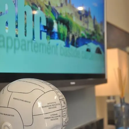 Apartment Albert アパート *